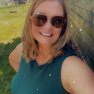 Meet your Posher, Stephanie